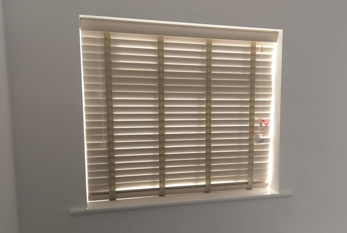 Faux Wood Venetian Blinds in a Cozy Living Room